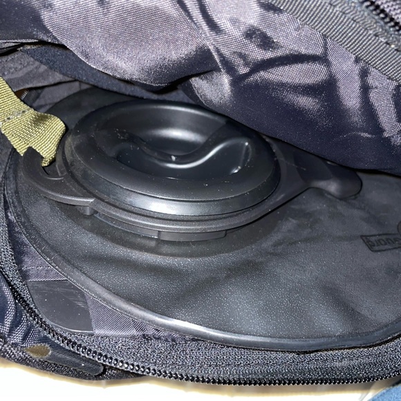 Camelbak Maximum Gear Transformer Black BackPack W/Internal Frame and Rain Cover - Picture 6 of 10